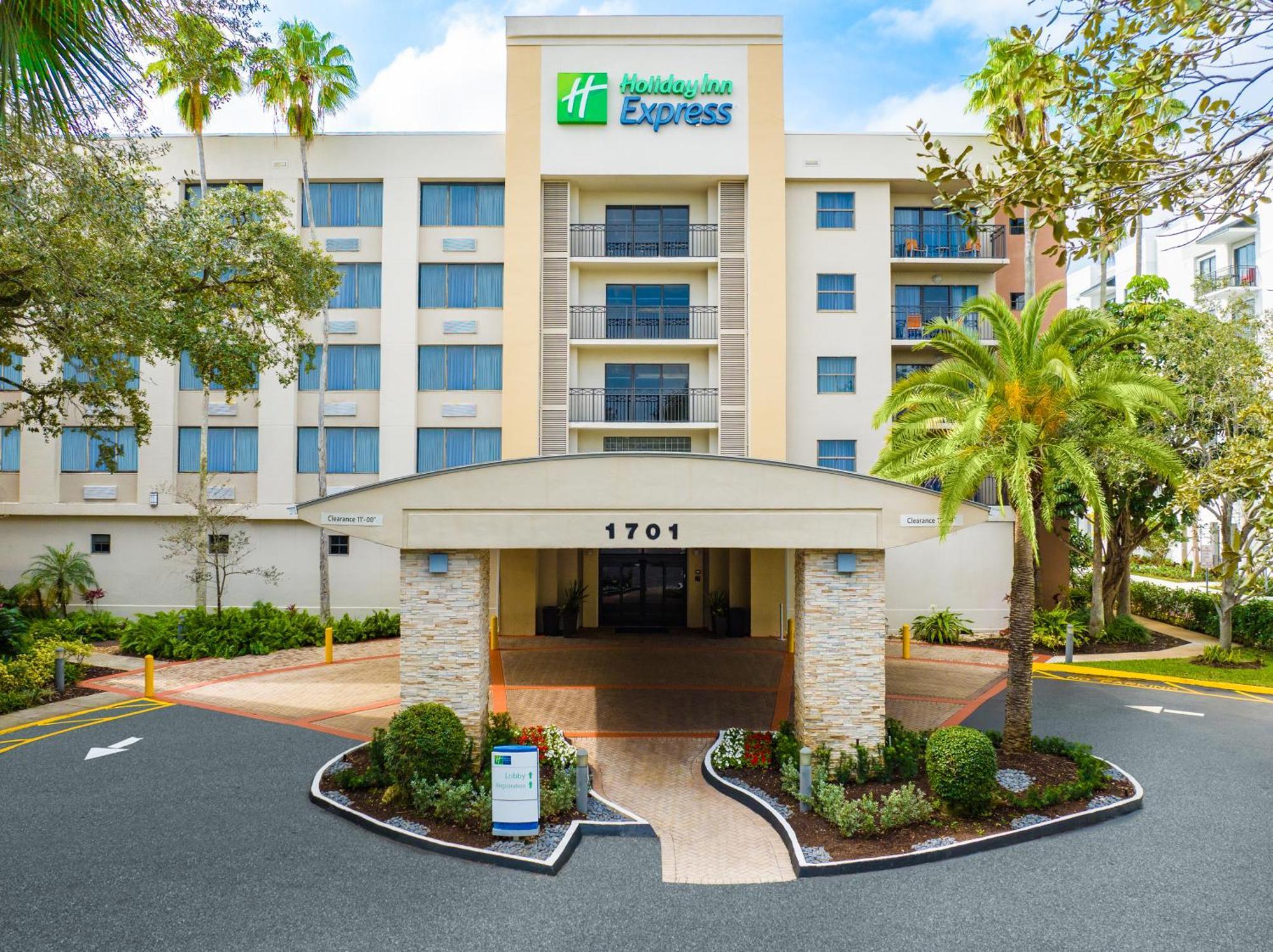 Holiday Inn Express Hotel & Suites Ft. Lauderdale-Plantation, An Ihg Hotel Exterior photo